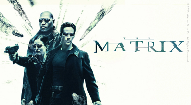 divi vīrieši un sieviete melnā apģērbā, tēmējot uz ieroci